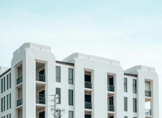 DeSantis Condo Law: What You Need to Know for Your Investment