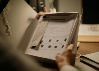 Mall Security: Legal Limits on Detention and Searches