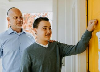 Understanding No-Knock Warrants: 5 Key Facts