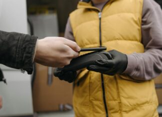 Contactless Payments Reach 40% of Transactions, but Safety Concerns Remain Unresolved