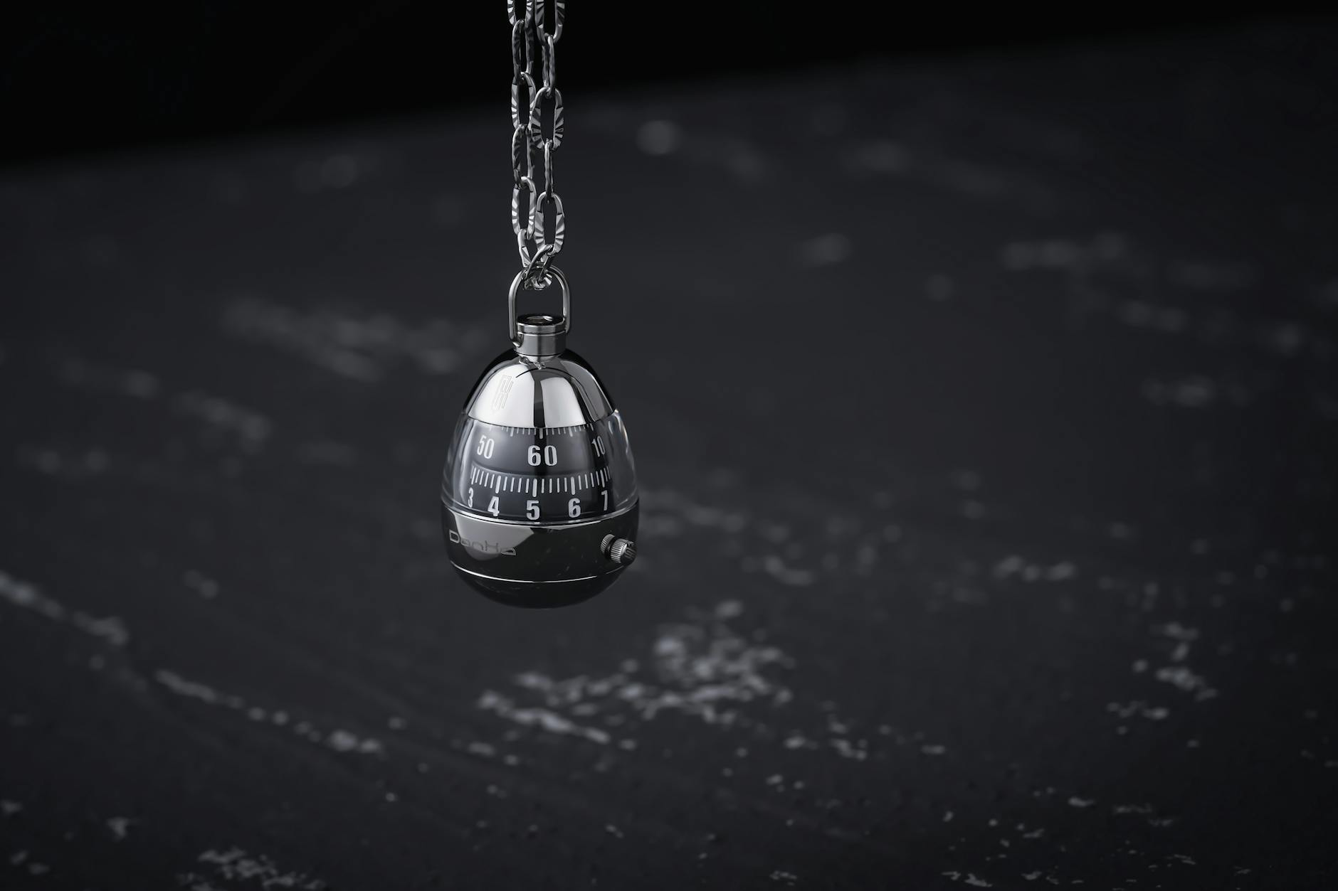 Spotting Identity Theft Requires a Combination of Clues