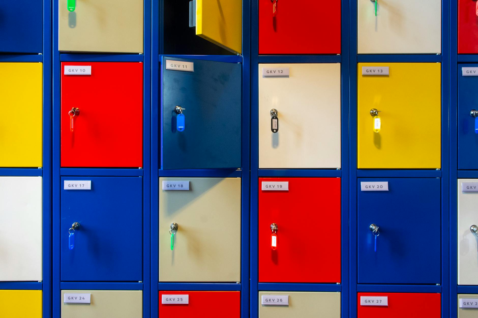 Convenience and Security: Key Benefits of Package Lockers