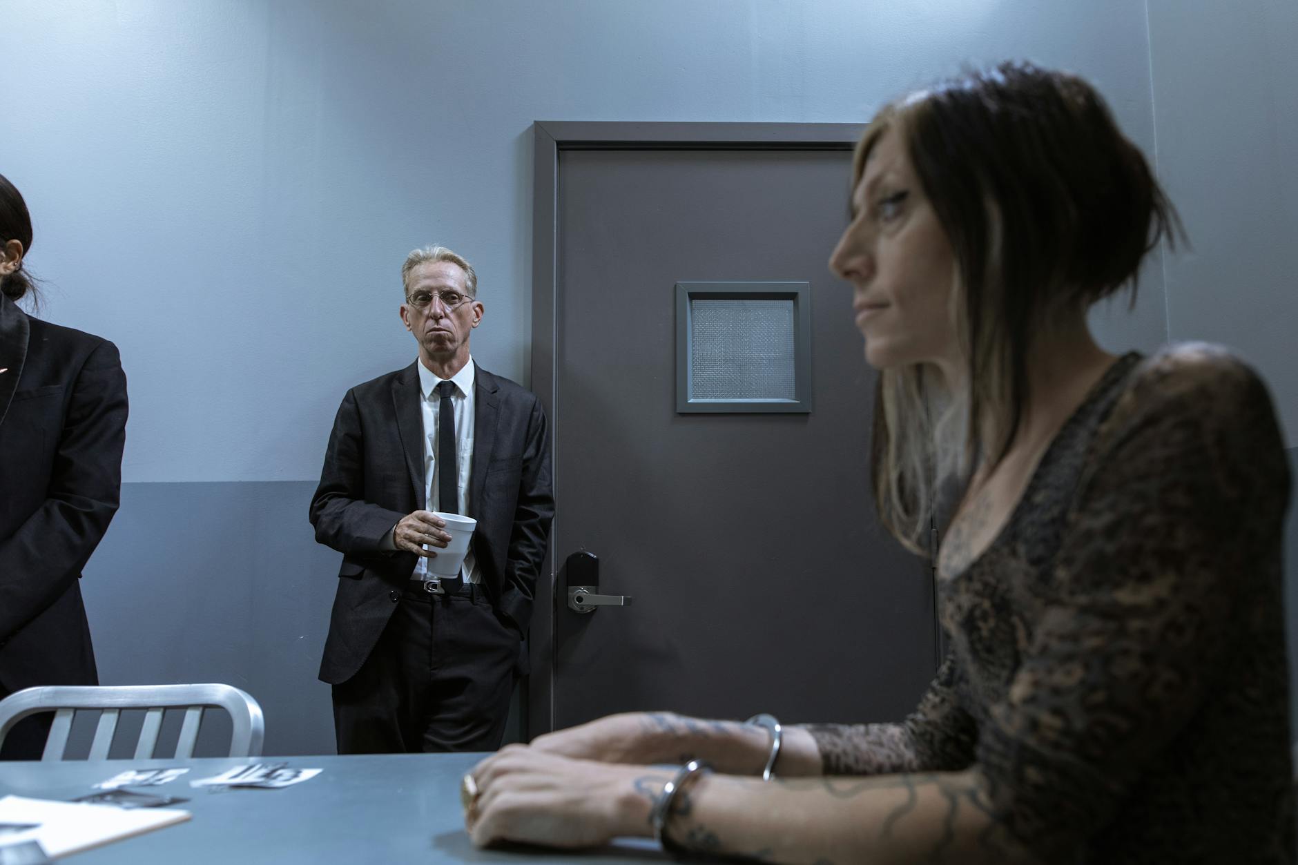 Convincing Suspects to Confess: A Delicate Balance of Power
