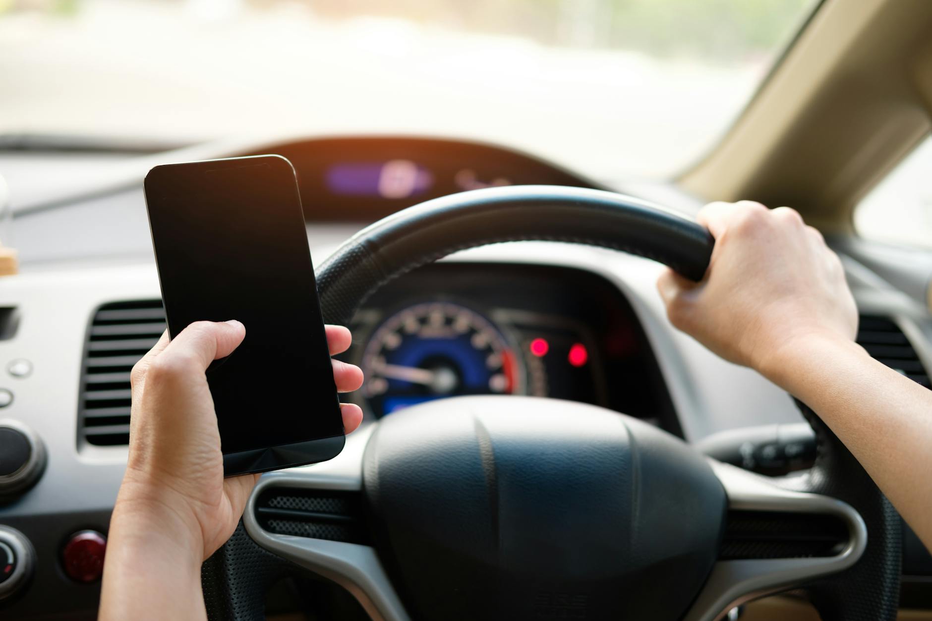 Vulnerable Commuters Face Heightened Risk of Phone Snatching