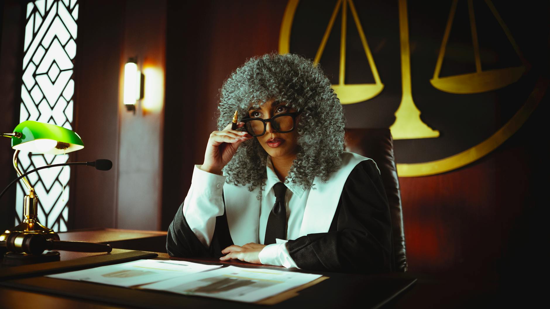 Expressing Emotions and Experiences in the Courtroom