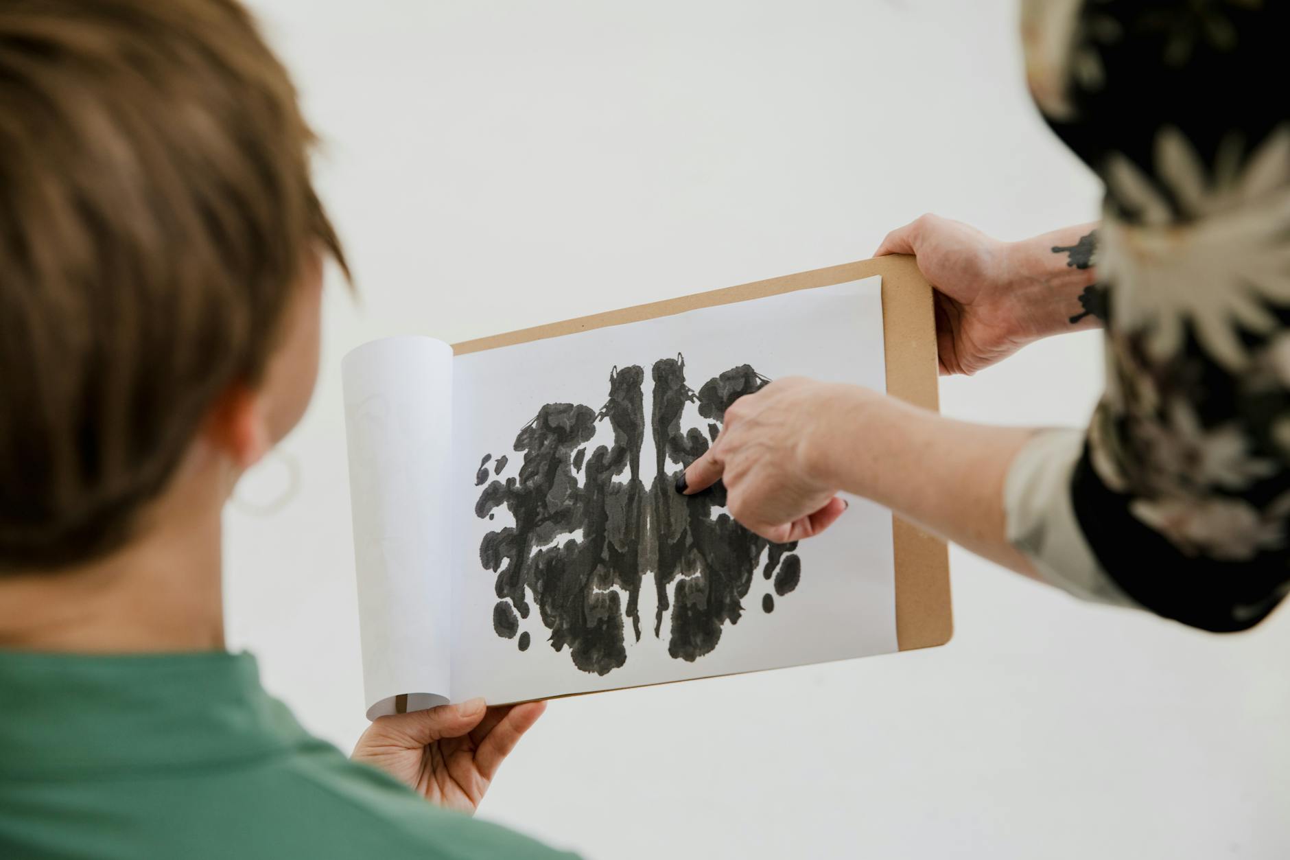 The Psychology Behind Eyewitness Misidentification and Its Consequences