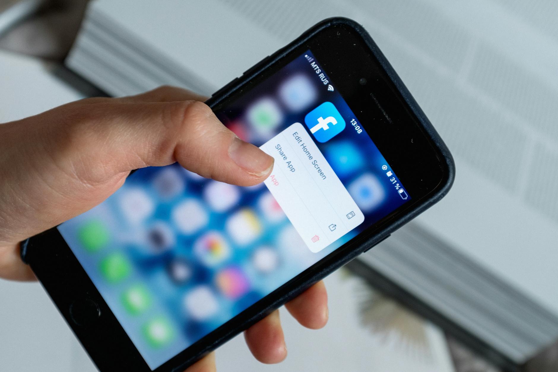 Legislators Weigh Options for Regulating Social Media Use